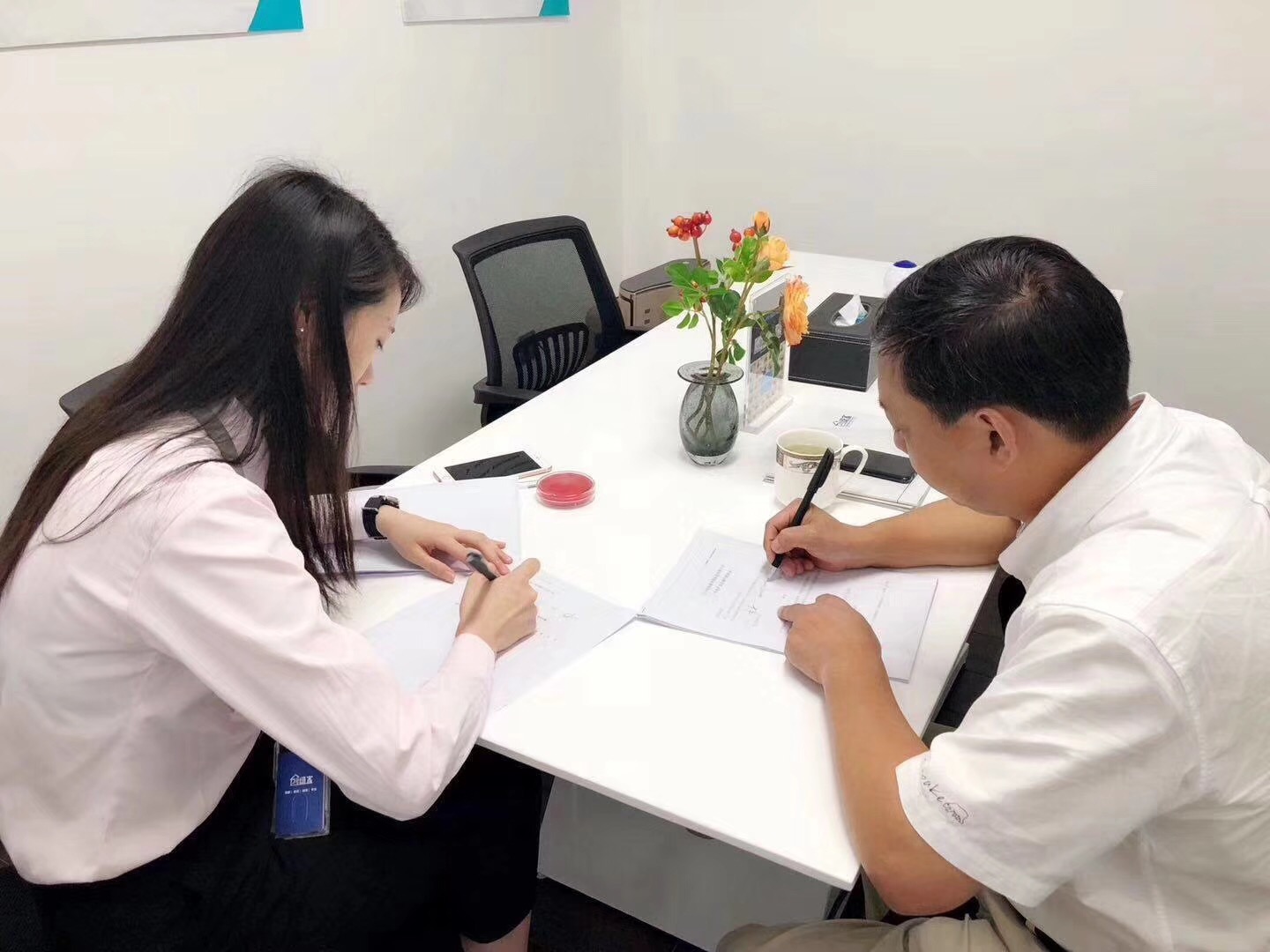 熱烈祝賀肖總簽約創綠家溫州市區級代理！