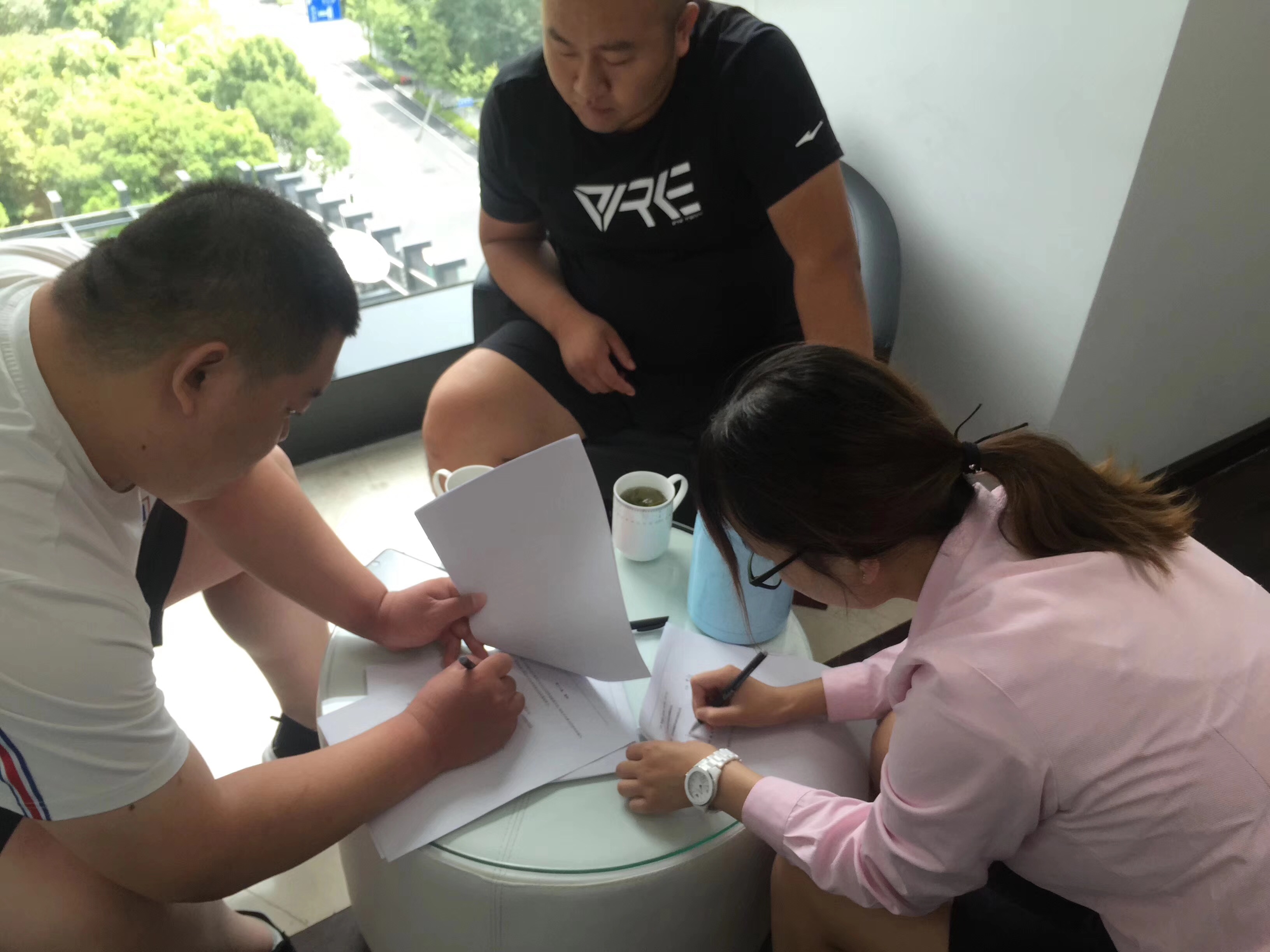 熱烈祝賀李總兄弟簽約創(chuàng)綠家德州市縣級代理！