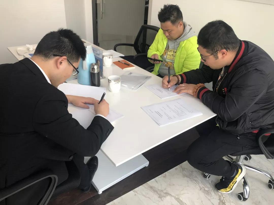 熱烈祝賀馬總、張總簽約創綠家天津市區級代理！