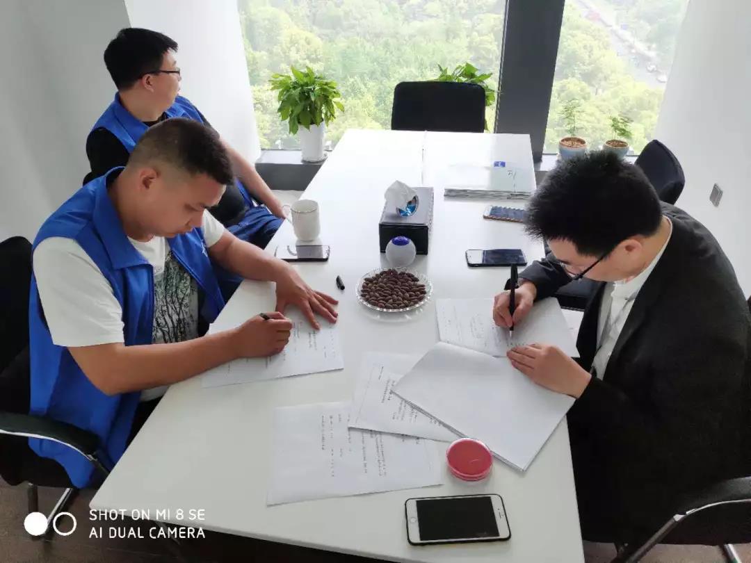 熱烈祝賀劉總、夏總簽約創綠家河南省安陽市縣級代理！