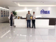 熱烈祝賀王總簽約創綠家鄭州市區級代理!